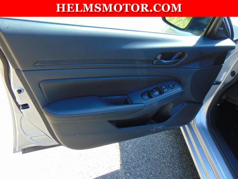 Used 2026 Nissan Altima 2.5 SV FWD image 18
