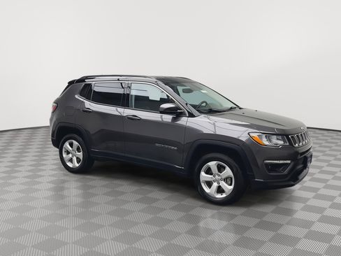 Used 2019 Jeep Compass Latitude AWD/4WD image 36