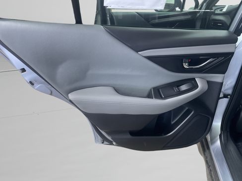 Used 2023 Subaru Outback Premium AWD/4WD image 9