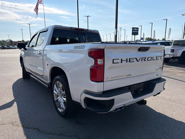 Used 2022 Chevrolet Silverado 1500 High Country w/ High Country Premium Package AWD/4WD image 5