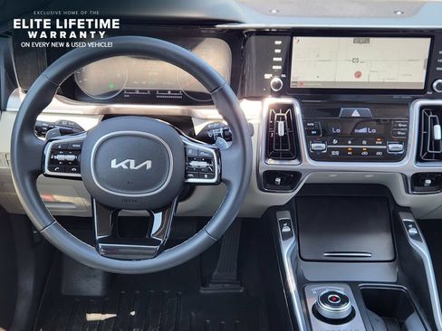 Used 2022 Kia Sorento EX FWD image 25