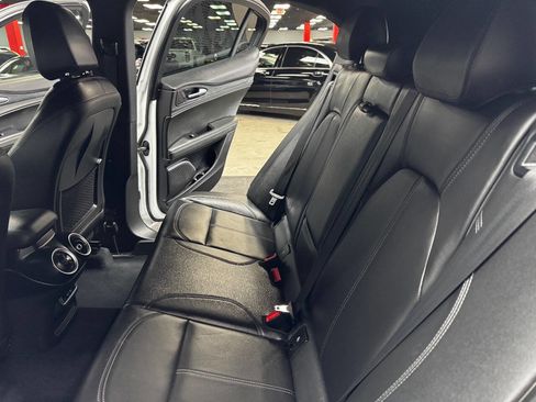 Used 2023 Alfa Romeo Stelvio Sprint image 40