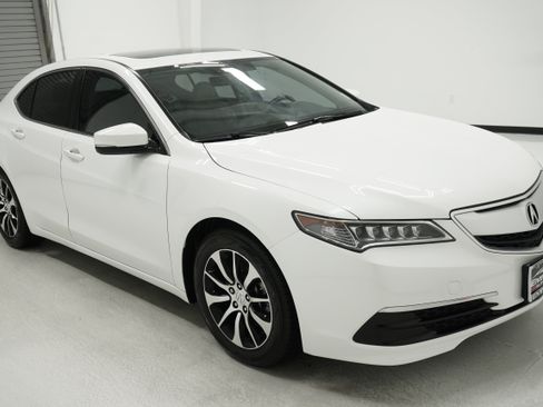 Used 2016 Acura TLX w/ Technology Package FWD image 3