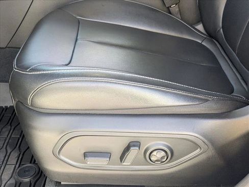 Used 2023 Jeep Grand Cherokee 4WD 4xe image 17