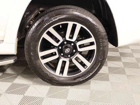 Used 2014 Toyota 4Runner Limited image 18