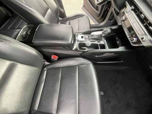 Used 2023 Kia Telluride LX image 35