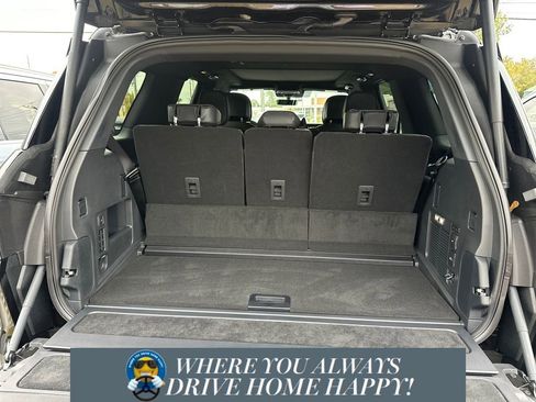 New 2025 Lincoln Navigator Reserve w/ Jet Appearance Package image 25