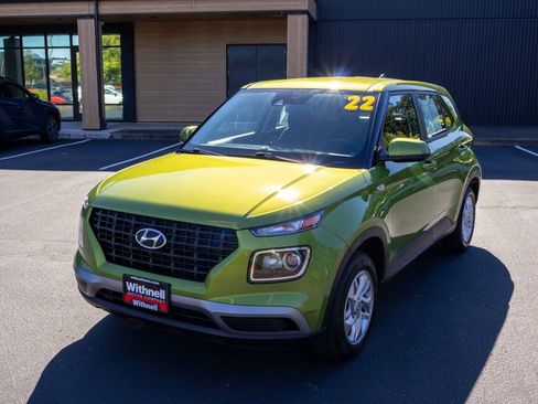 Certified 2022 Hyundai Venue SE w/ Cargo Package FWD image 3