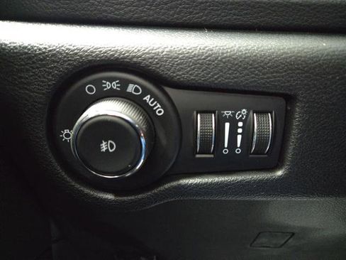 New 2026 Chrysler Pacifica Select image 25