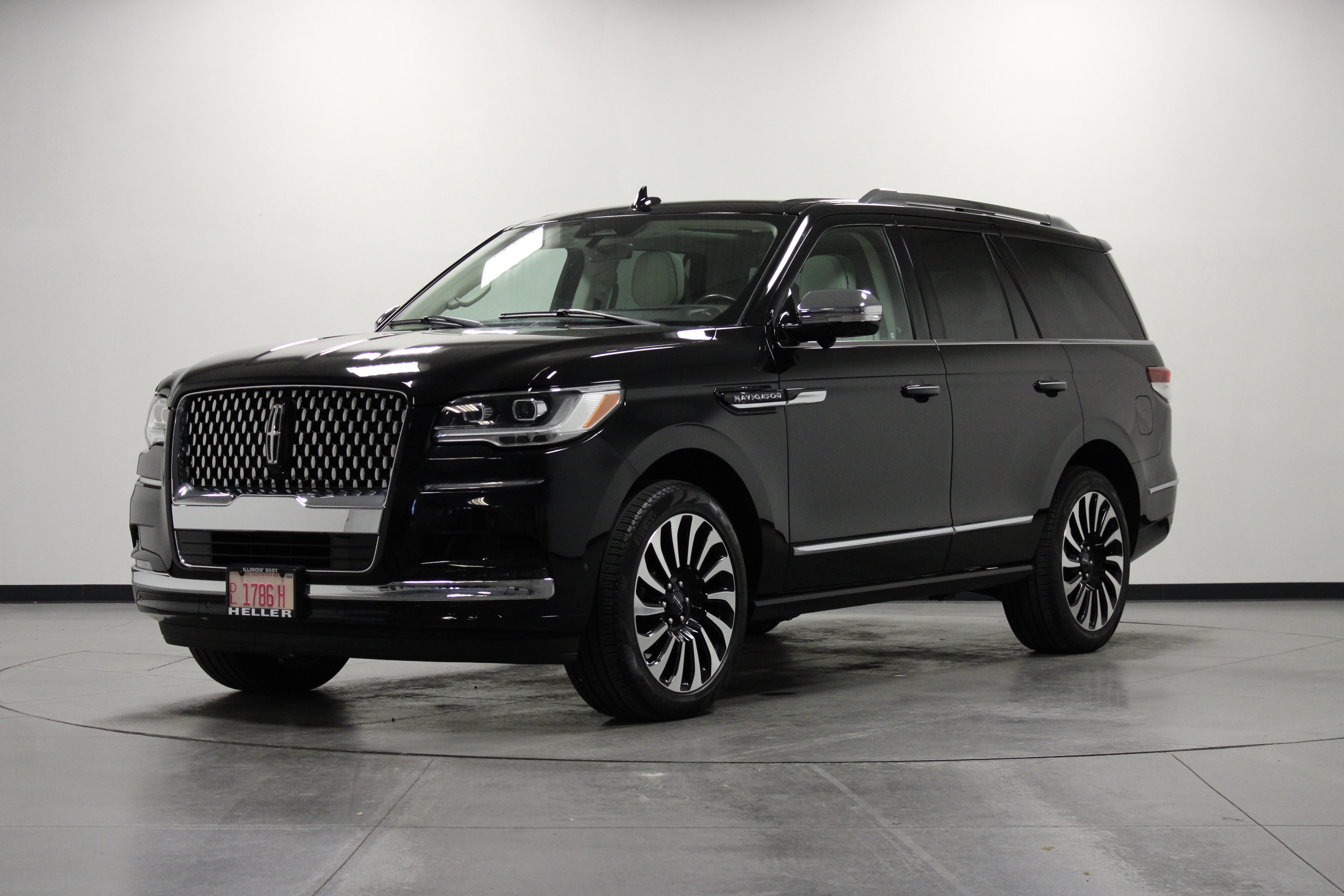 Used 2023 Lincoln Navigator Black Label AWD/4WD image 8