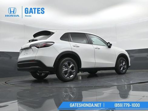 New 2026 Honda HR-V LX image 32