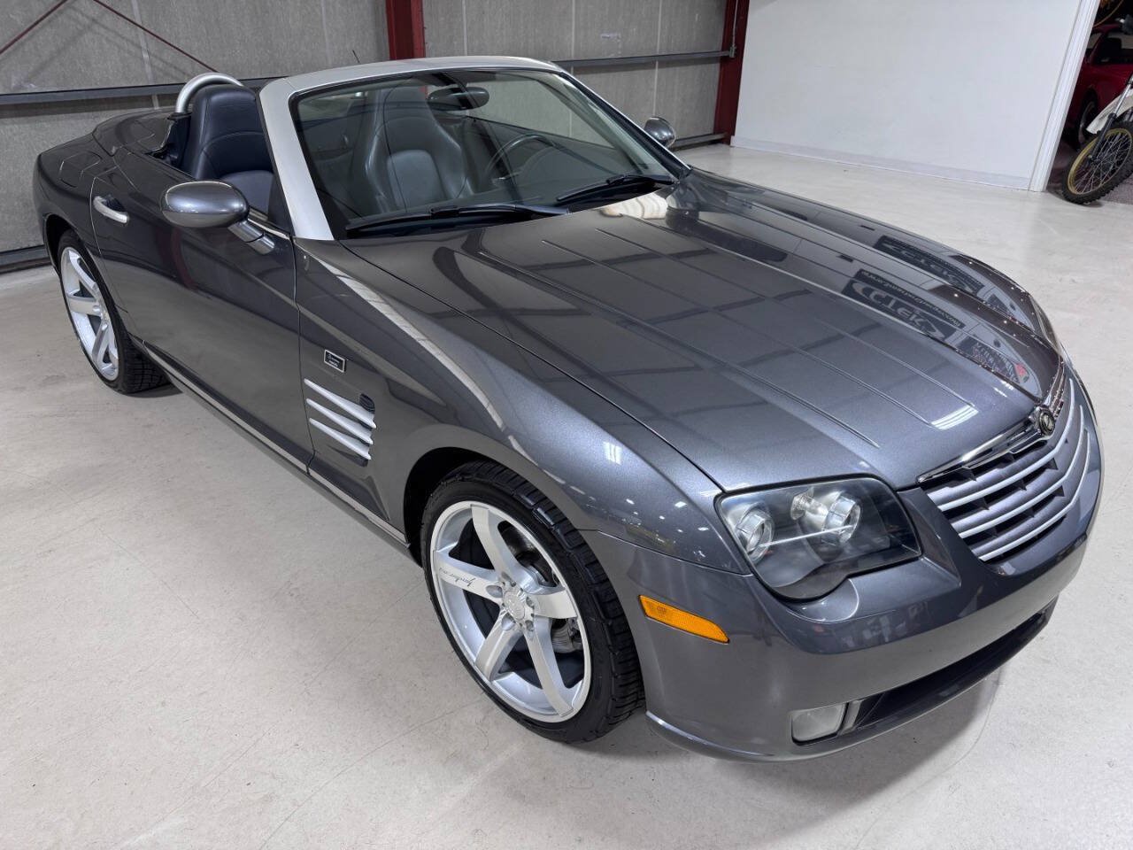 Used 2005 Chrysler Crossfire Limited RWD image 34