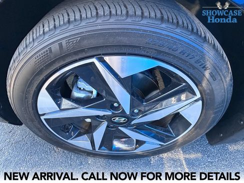 Used 2023 Hyundai Elantra SEL w/ Convenience Package FWD image 7