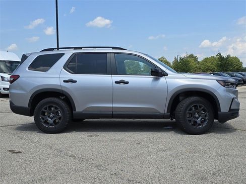 New 2025 Honda Pilot TrailSport image 22
