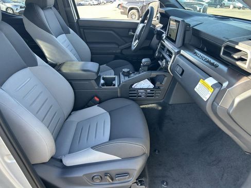 Used 2025 Toyota Tacoma TRD Off-Road image 11