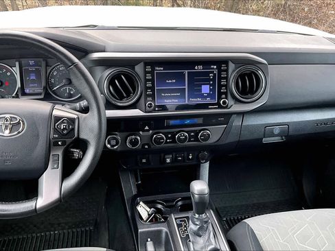 Used 2023 Toyota Tacoma TRD Off-Road AWD/4WD image 7