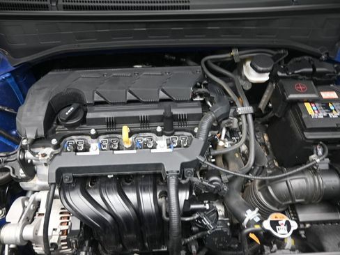 Used 2024 Hyundai Venue SEL FWD image 31