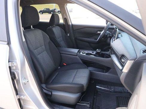 Used 2025 Nissan Rogue SV image 26