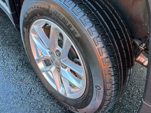 Used 2023 Jeep Grand Cherokee Laredo w/ Luxury Tech Group I image 22