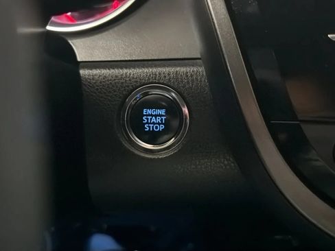 Used 2018 Toyota Camry XSE FWD image 15