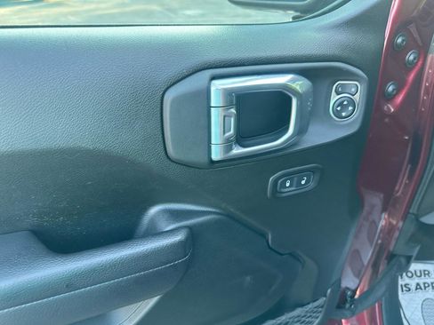 Used 2022 Jeep Gladiator Sport AWD/4WD image 12