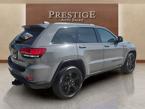 Used 2020 Jeep Grand Cherokee Laredo AWD/4WD image 7