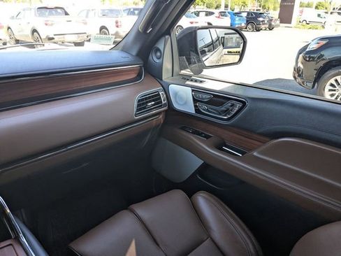Certified 2024 Lincoln Navigator Reserve image 16