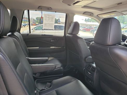 Used 2019 Honda Pilot Touring image 18