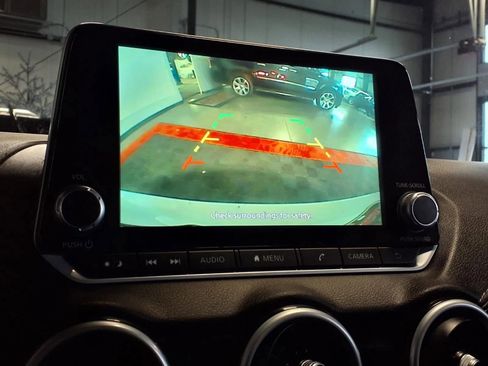 Used 2025 Nissan Sentra SV image 19