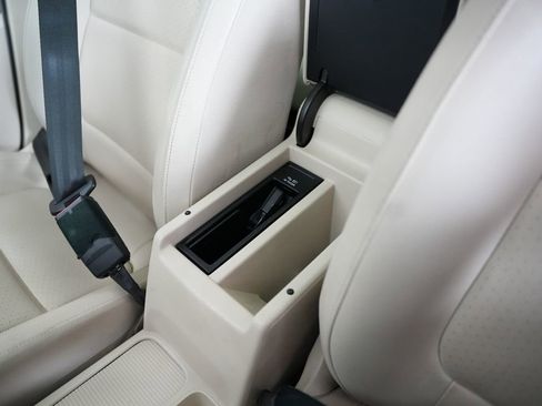 Used 2015 Volkswagen Tiguan SEL image 30