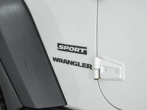 Used 2013 Jeep Wrangler Sport AWD/4WD image 31