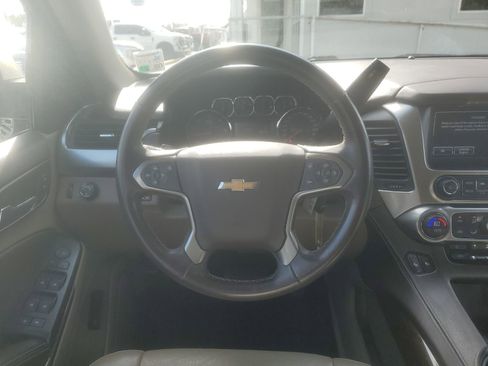 Used 2016 Chevrolet Suburban LT image 11