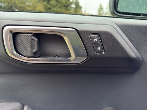 New 2025 Ford Bronco Raptor image 13