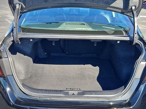 Used 2024 Nissan Altima 2.5 SR FWD image 24