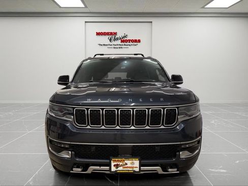 Used 2023 Jeep Wagoneer Series II w/ Premium Group I AWD/4WD image 2