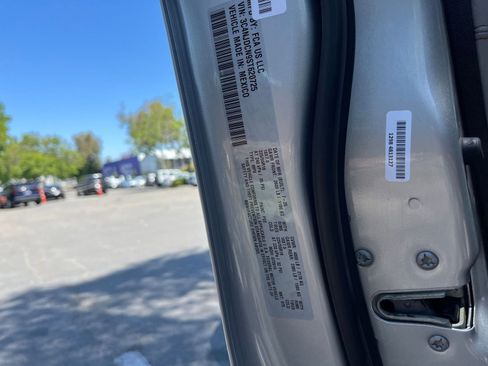 Used 2025 Jeep Compass Limited AWD/4WD image 30