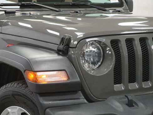 Used 2019 Jeep Wrangler Sport w/ Quick Order Package 24S AWD/4WD image 6