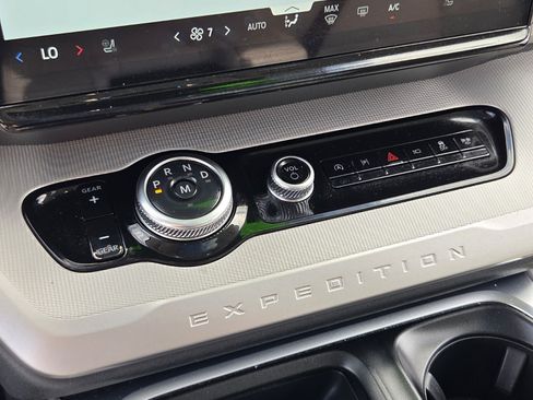 Used 2025 Ford Expedition Active RWD image 31