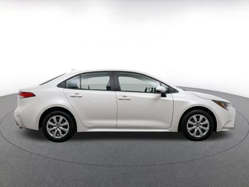 Used 2025 Toyota Corolla LE FWD image 10