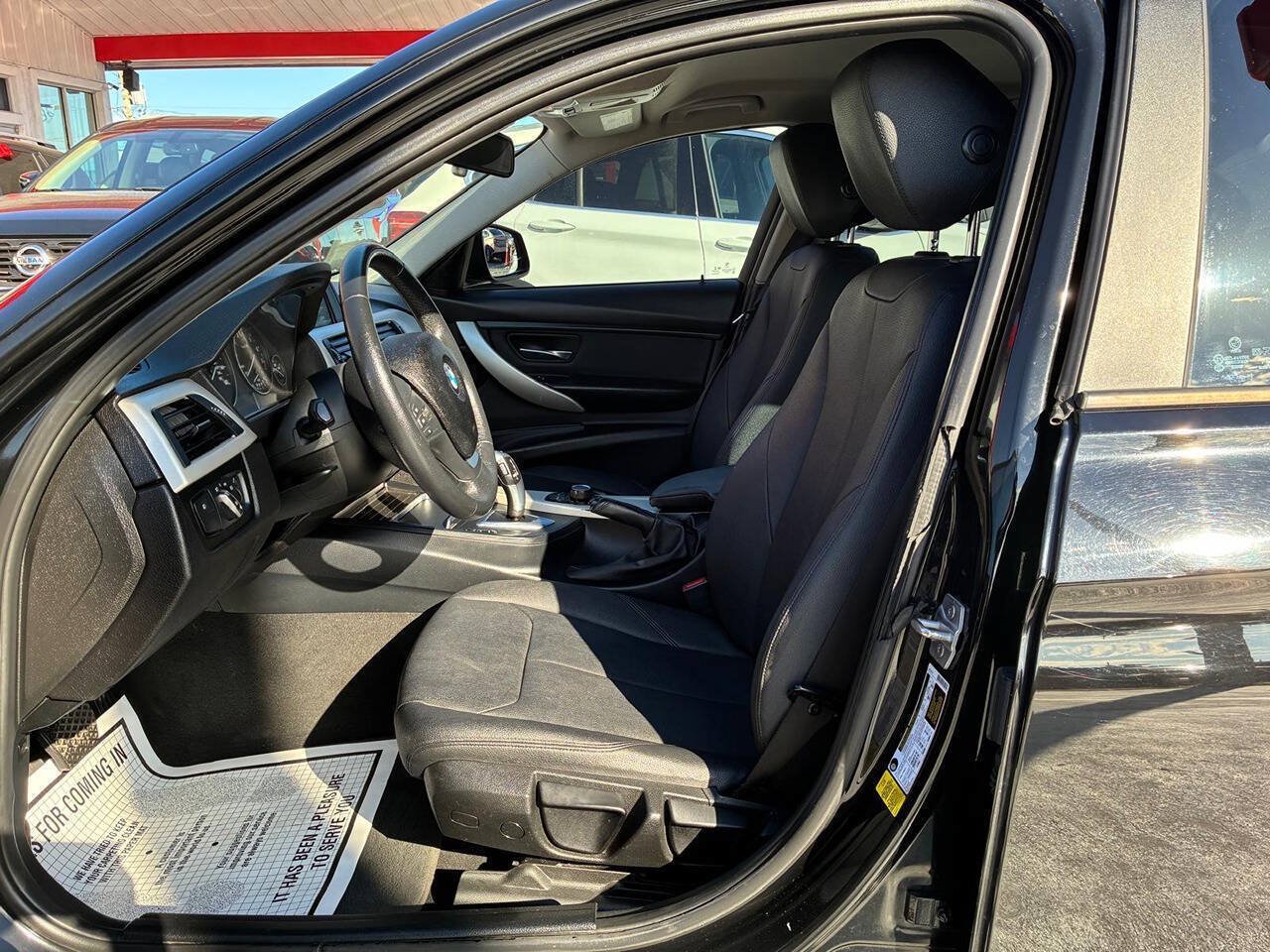 Used 2018 BMW 320i Sedan RWD image 9