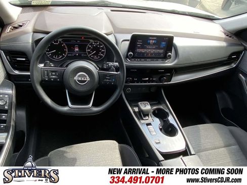 Used 2023 Nissan Rogue SV image 47