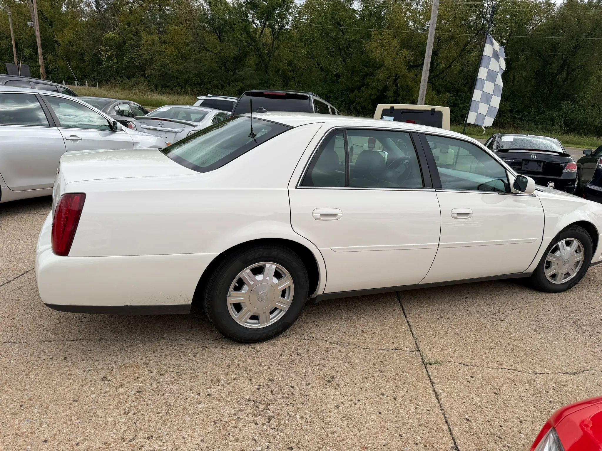 Used 2004 Cadillac De Ville w/ Equipment Group FWD image 9