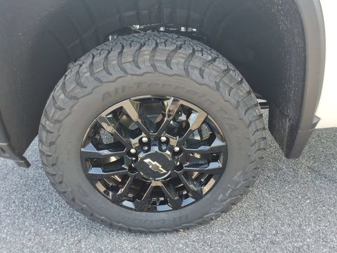 New 2026 Chevrolet Silverado 2500 LTZ w/ LTZ Plus Package AWD/4WD image 10