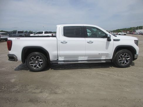 New 2026 GMC Sierra 1500 SLT w/ SLT Premium Package AWD/4WD image 3