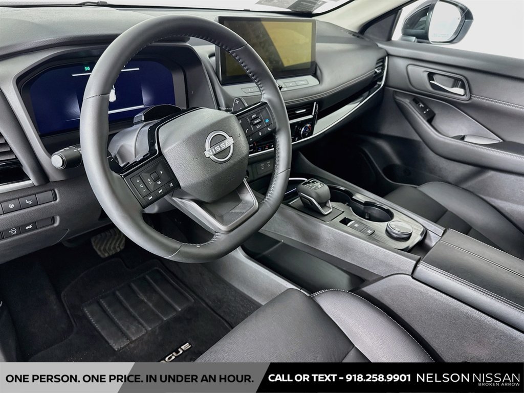 Certified 2025 Nissan Rogue SL w/ Tech Package AWD/4WD image 9