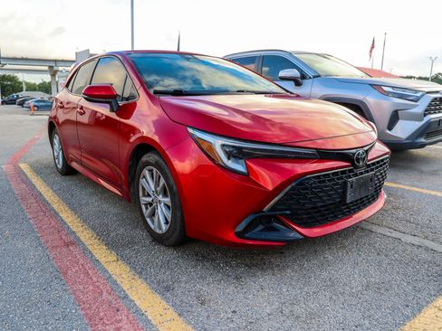 Used 2023 Toyota Corolla SE w/ SE Premium Package FWD image 5