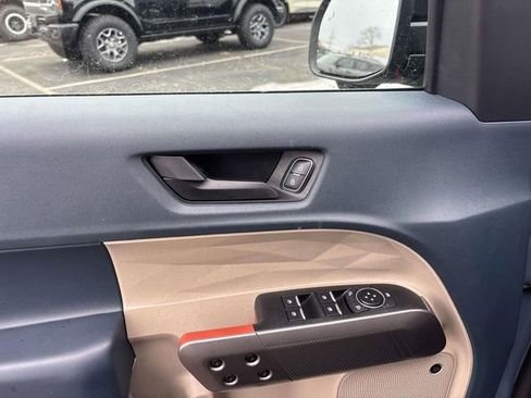 Certified 2025 Ford Maverick Lariat w/ 4K Tow Package image 19