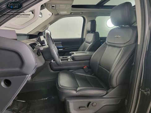 Used 2025 Ford Expedition Max Platinum AWD/4WD image 13