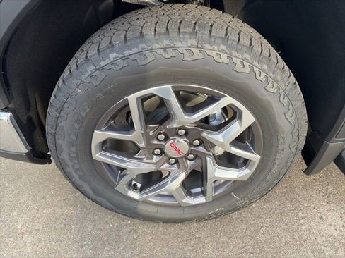 New 2026 GMC Sierra 1500 SLT w/ SLT Premium Package image 10