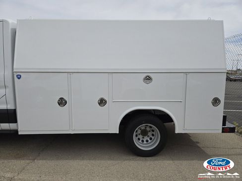 New 2025 Ford Transit 350 RWD image 4